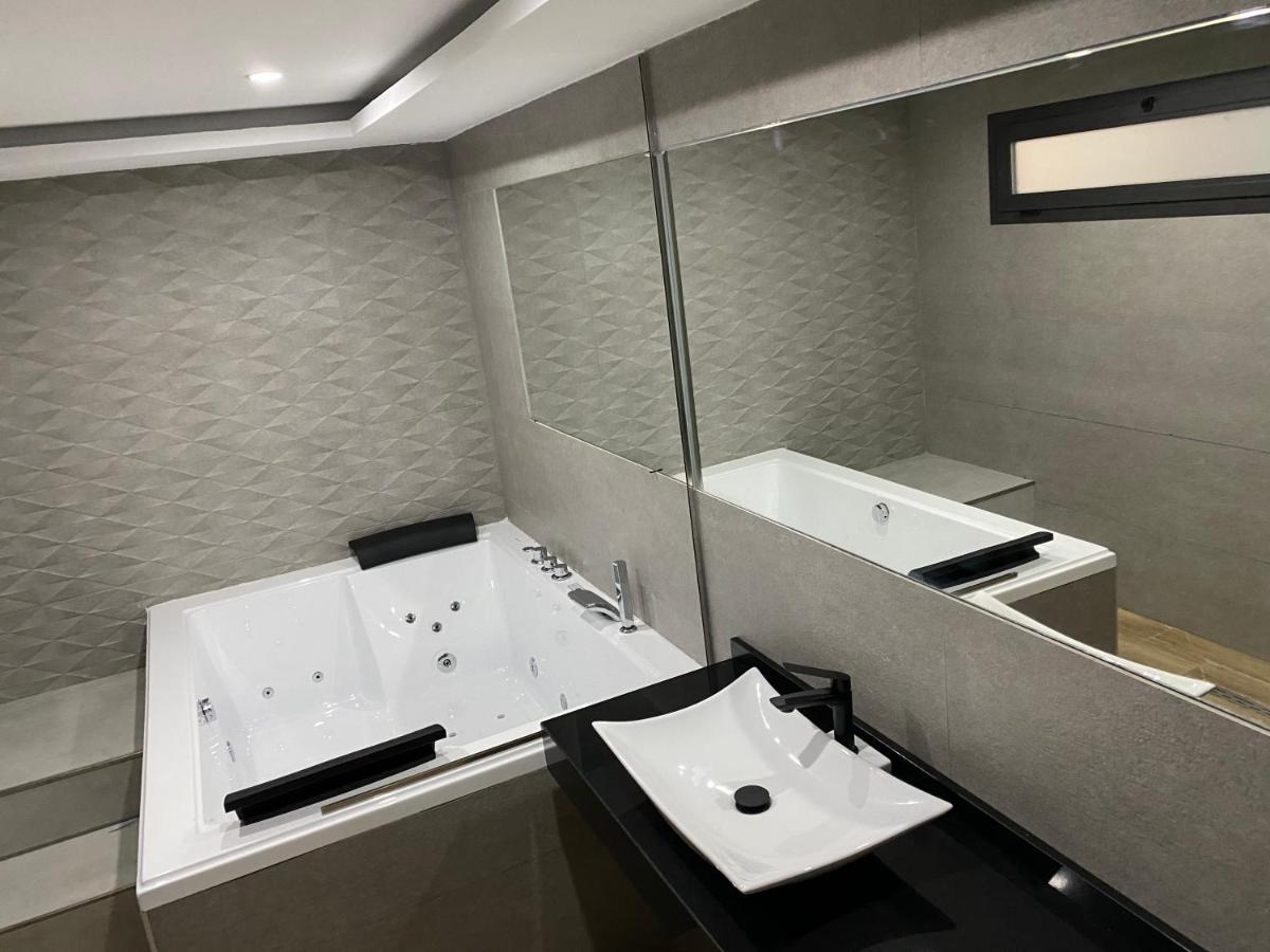 Apartamentos Las 7 Esencias ลีนาเรส ภายนอก รูปภาพ