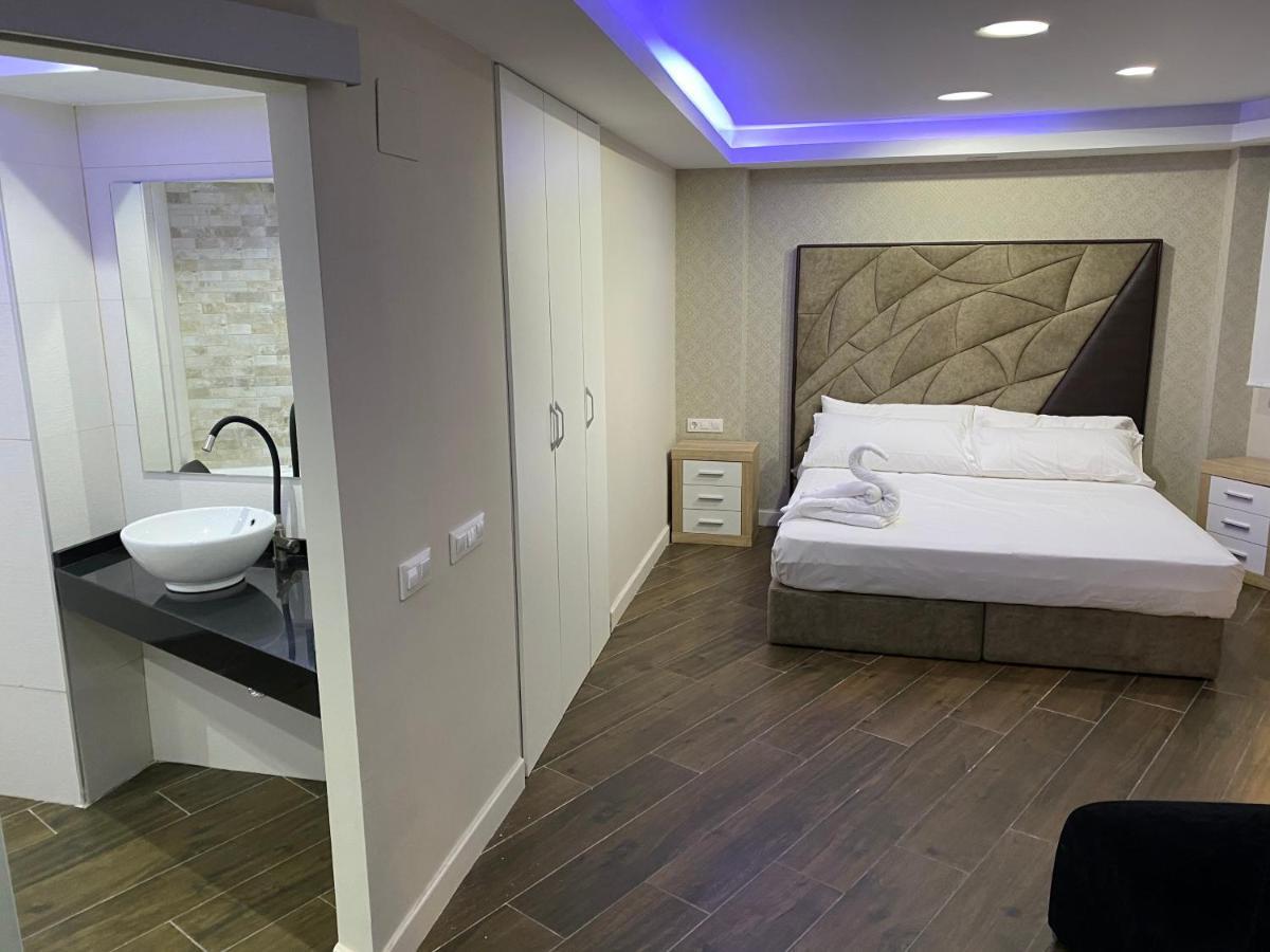 Apartamentos Las 7 Esencias ลีนาเรส ภายนอก รูปภาพ