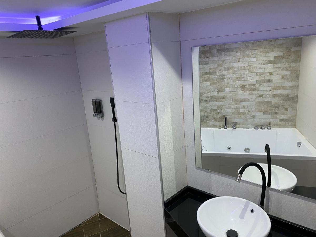 Apartamentos Las 7 Esencias ลีนาเรส ภายนอก รูปภาพ