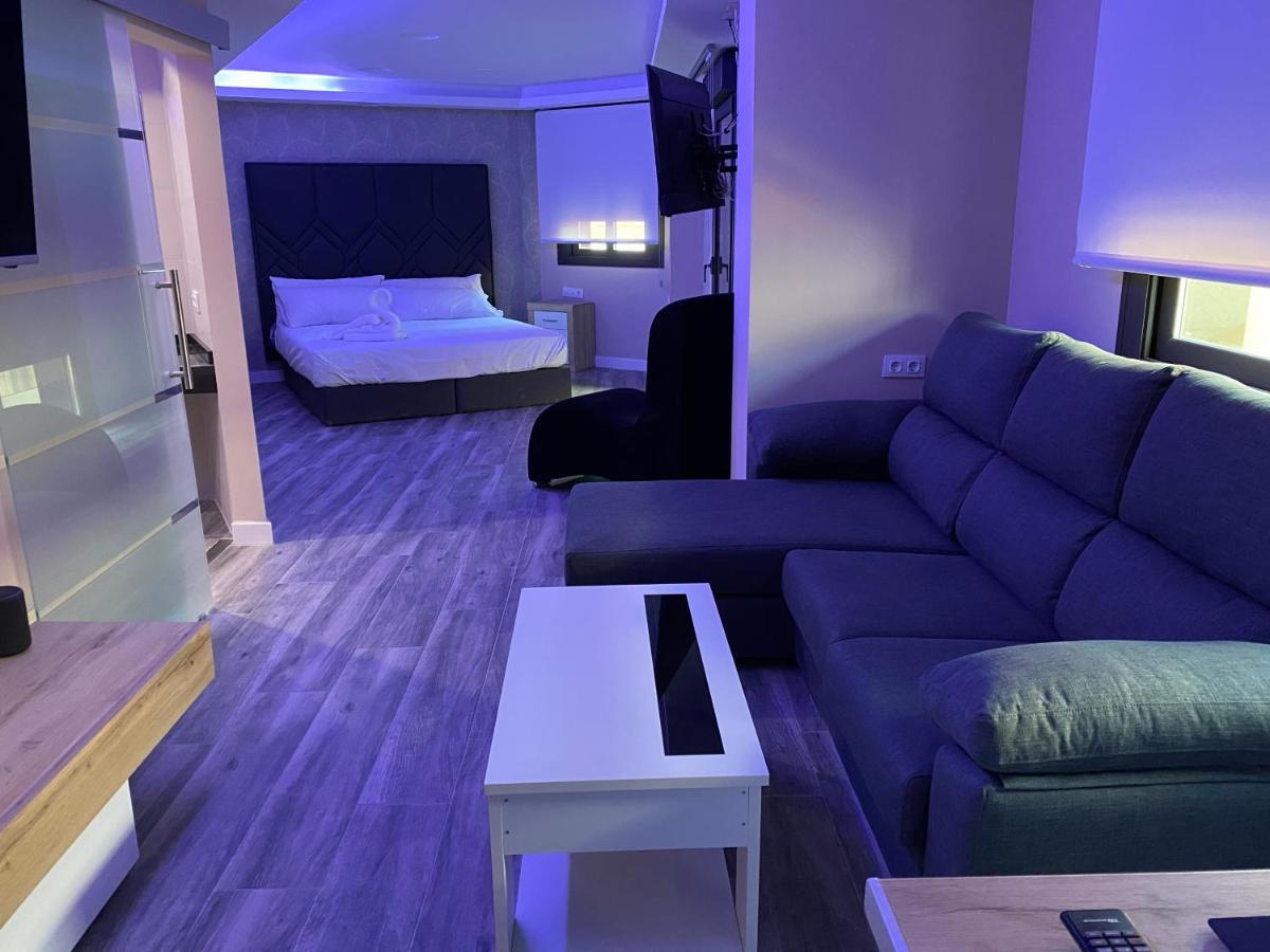 Apartamentos Las 7 Esencias ลีนาเรส ภายนอก รูปภาพ