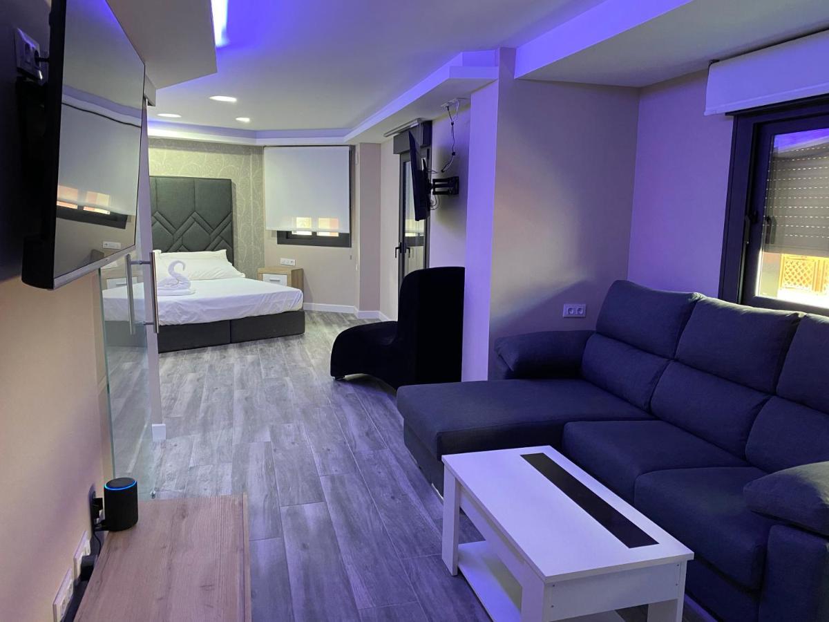 Apartamentos Las 7 Esencias ลีนาเรส ภายนอก รูปภาพ